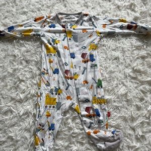 MagneticMe 0-3 months footie, soft modal material, super comfy for your newborn!